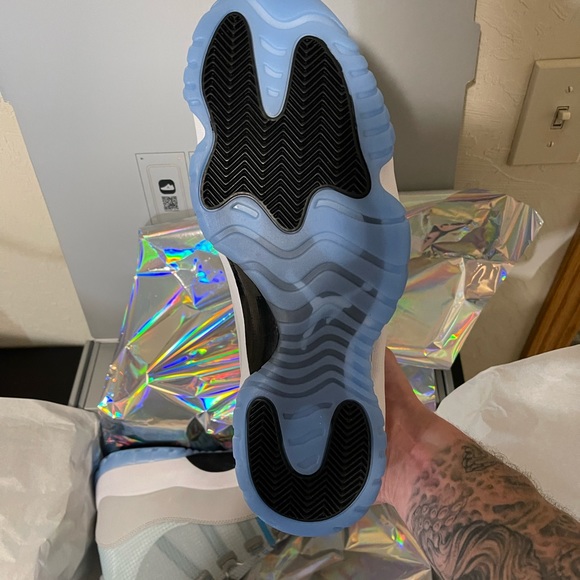 Jordan 11 Adapt - Picture 3 of 16